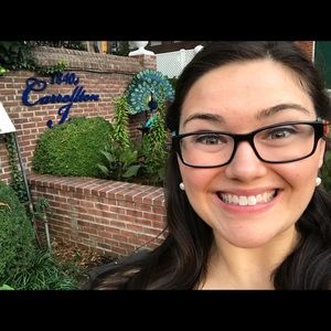 Meet your Posher, Ashley